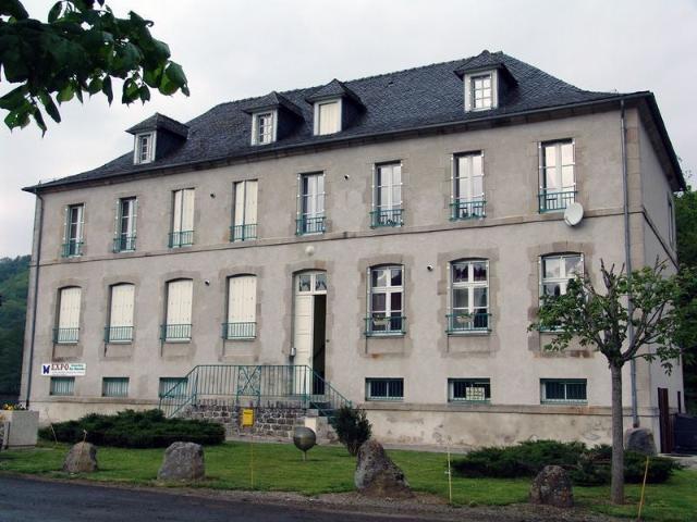 Location Appartement Route d'Ydes Bourg, Saignes
