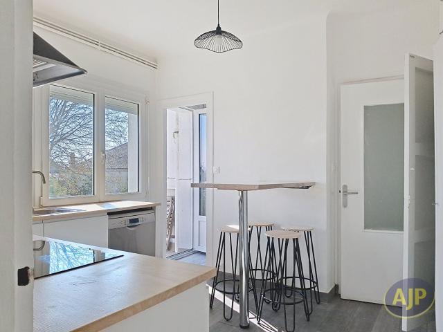 Location Appartement Route Forestière de l'Allée Neuve, Vouzeron