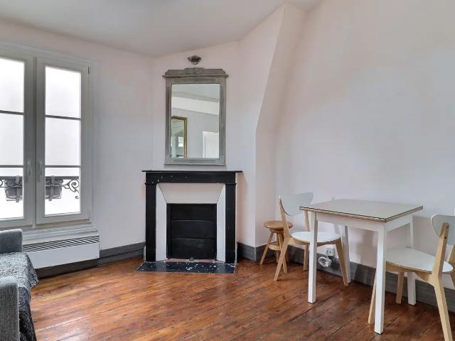 Location Appartement Rue Coustou, Paris