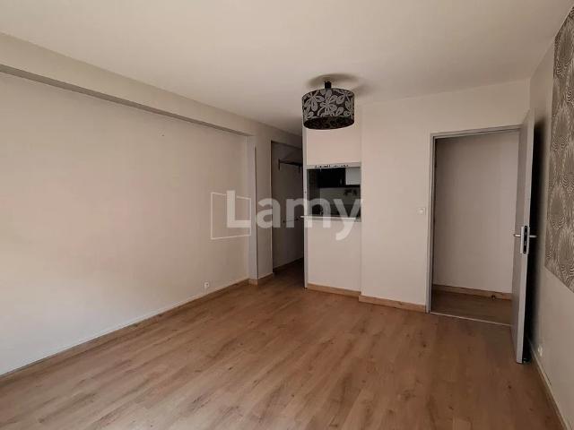 Location Appartement Rue Colbert, Lille