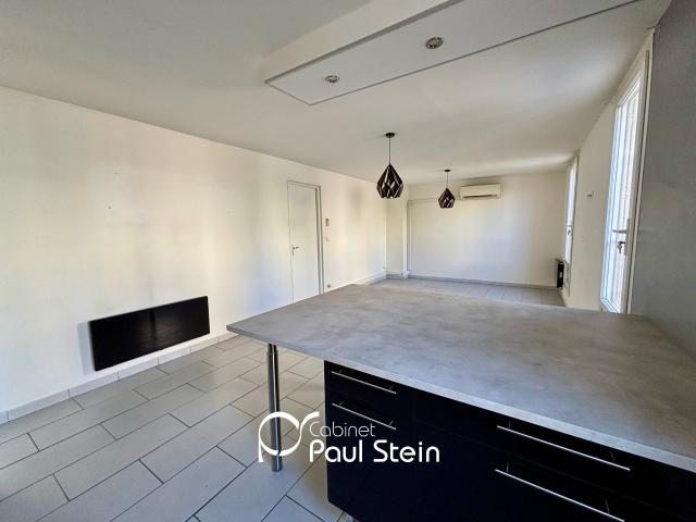 Location Appartement Rue Cadenel, Marseille