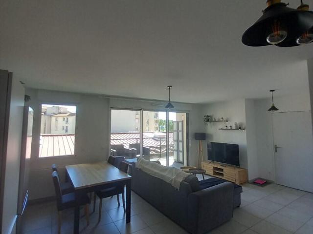 Location Appartement Rue Cadet Millon, Manosque