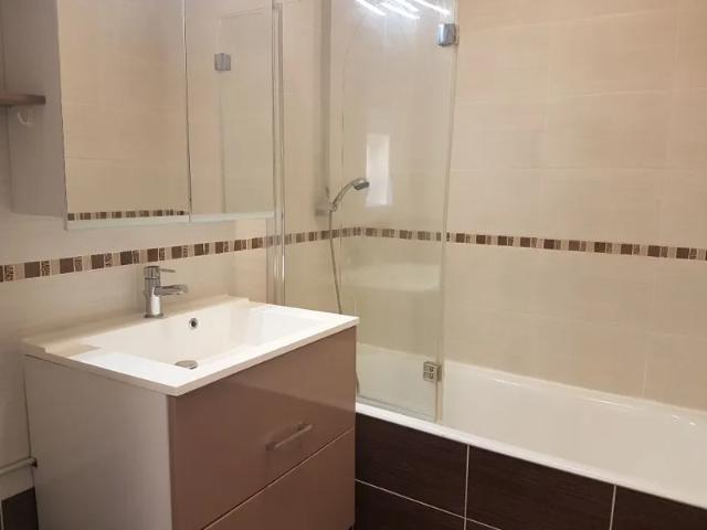 Location Appartement Rue Carnot, Bron