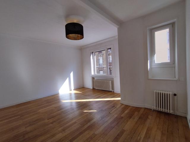 Location Appartement Rue Casimir Brenier, Grenoble
