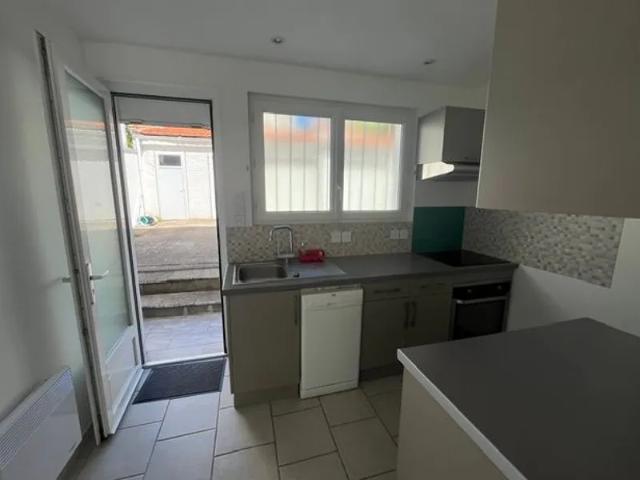 Location Appartement Rue Cécile Rol Tanguy, Royan