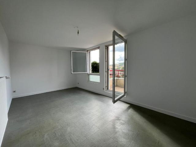 Location Appartement Rue Centrale, Grandris