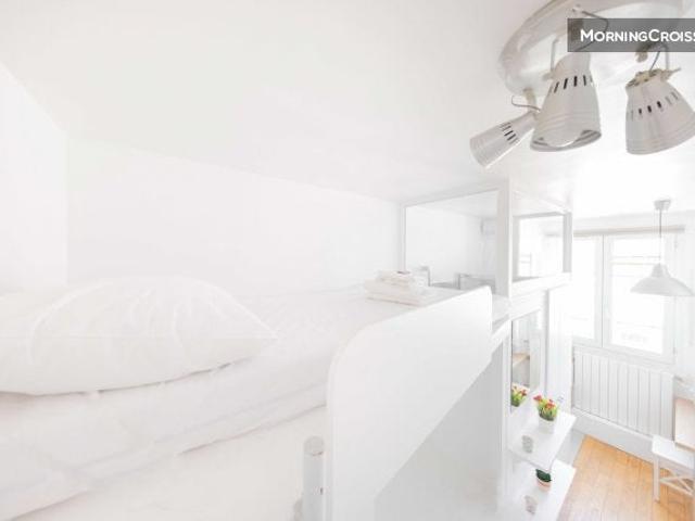 Location Appartement Rue Chalgrin, Paris