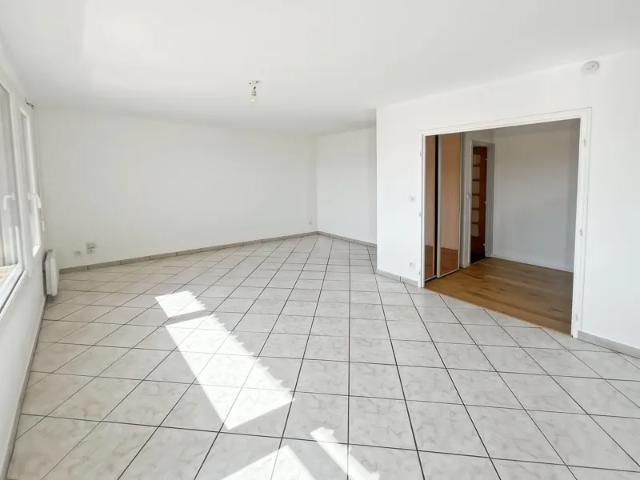 Location Appartement Rue Challemel Lacour, Lyon