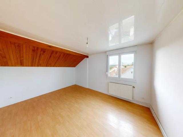 Location Appartement Rue Charles de Gaulle, Argiésans