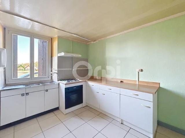 Location House D 65, Bricon