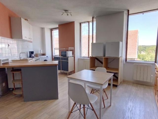 Location Appartement Rue Charles de Gaulle, Saint Vit
