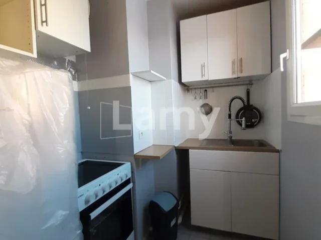 Location Appartement Rue Charlie Chaplin, Évry Courcouronnes