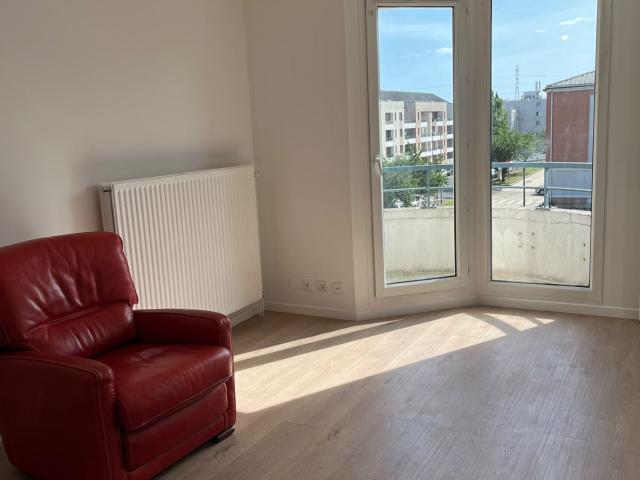 Location Appartement Rue Charlie Chaplin, Évry Courcouronnes