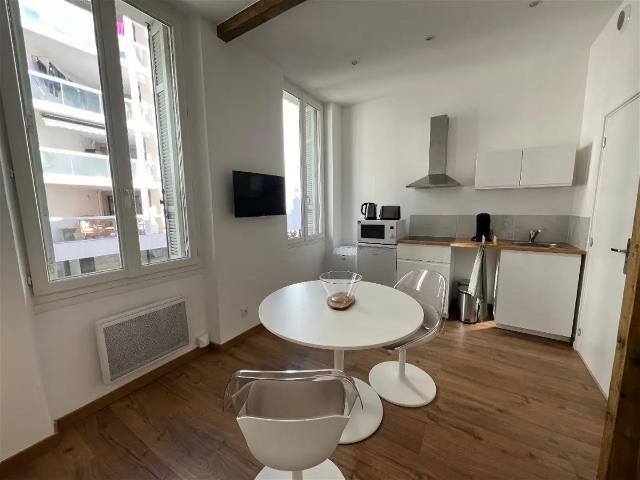 Location Appartement Rue Charras, Marseille