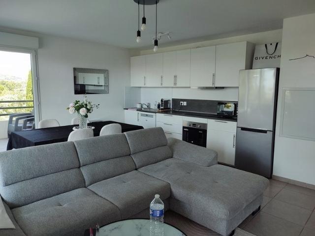 Location Appartement Rue Chnork Kaloustian, Marseille