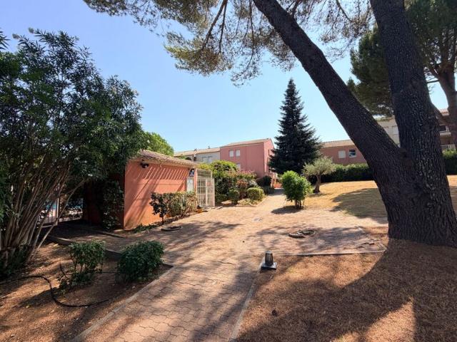 Location Appartement Rue Claude Bourdet, Montpellier