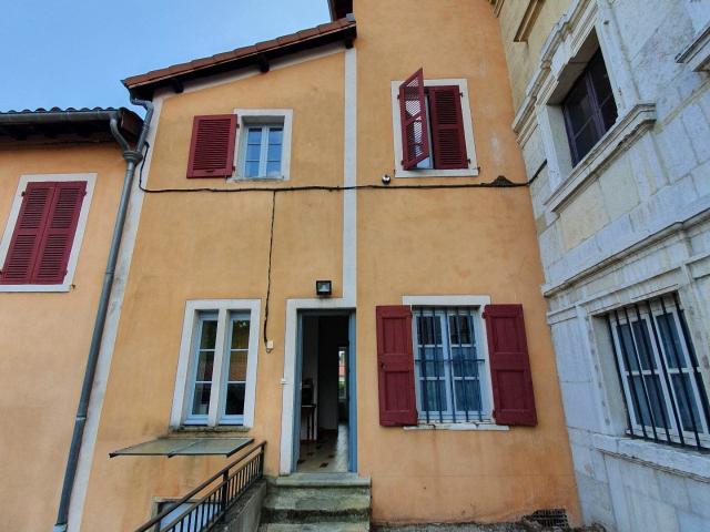 Location Appartement Rue Claude de Villars, Condrieu