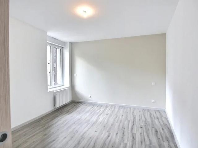 Location Appartement Rue Claude Rochas, Morestel