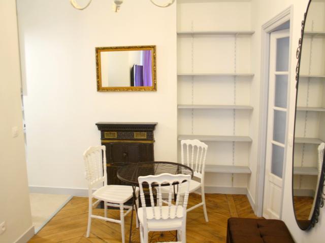 Location Appartement Rue Claude Rodier, Paris
