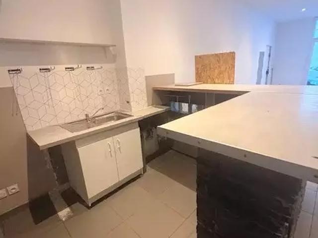 Location Appartement Rue Clovis Hugues, Marseille