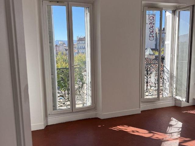 Location Appartement Rue Curiol, Marseille