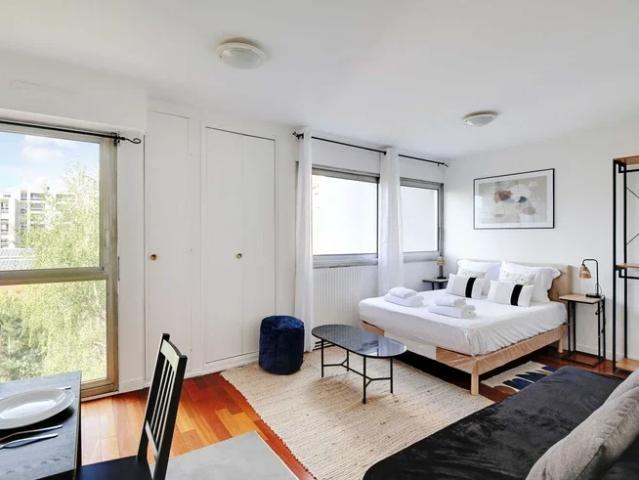 Location Appartement Rue Curial, Paris