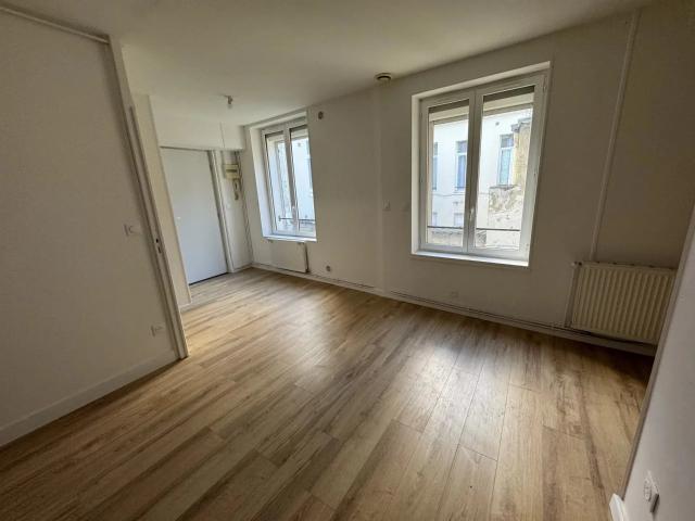 Location Appartement Rue Cyrille, Boué