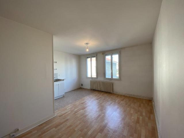 Location Appartement Rue Antoine Goussiez, Reims