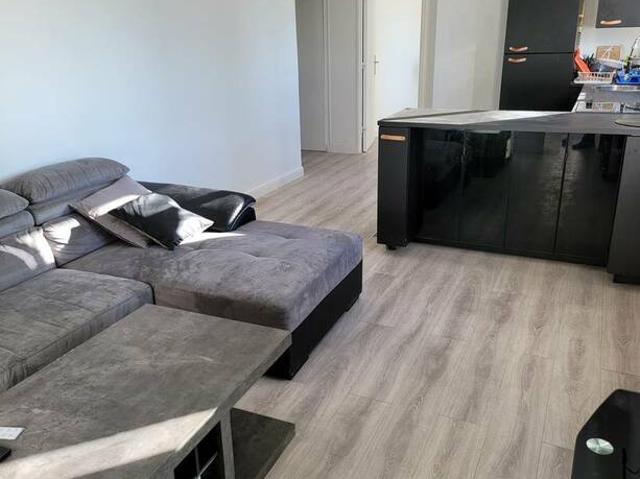 Location Appartement Rue Antoinette Fouque, Paris