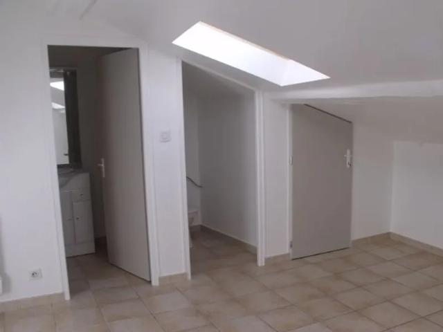 Location Appartement Rue Aimé Chabaud, Oraison