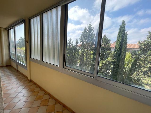 Location Appartement Rue Alain Savary, Aix en Provence