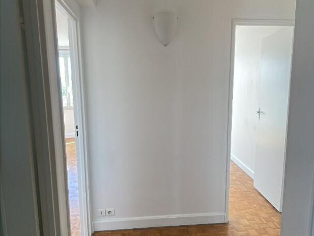 Location Appartement Rue Albert Bayet, Paris