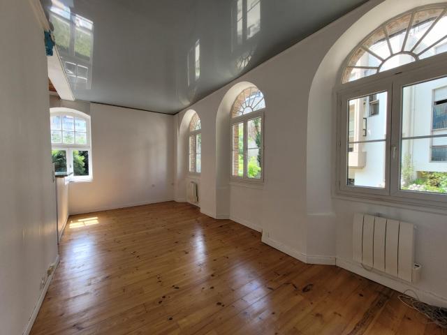 Location Appartement Rue Alexander Taylor, Pau