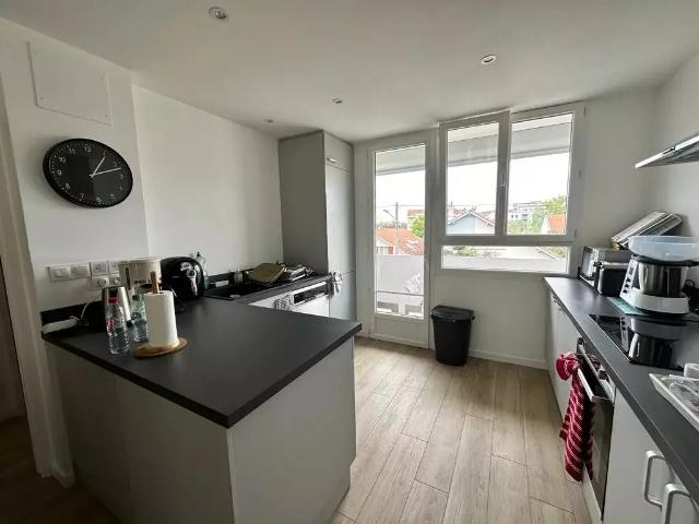 Location Appartement Rue Alsace Lorraine, Bron
