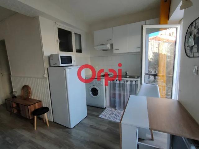 Location Appartement Rue Arago, Prades
