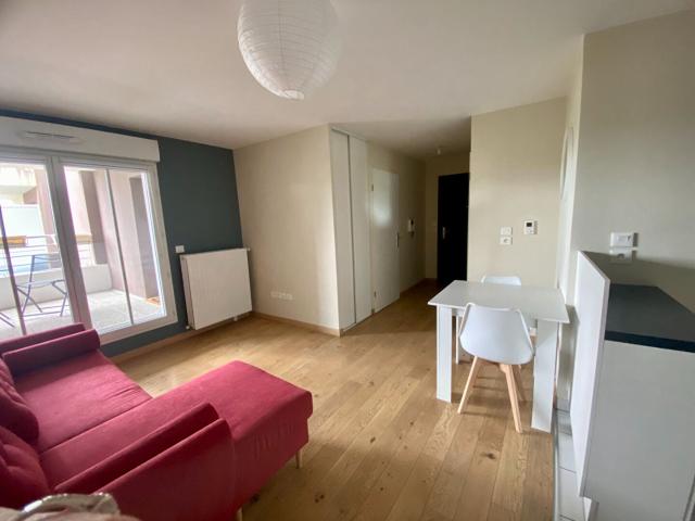 Location Appartement Rue Aristide Briand, Vert Saint Denis