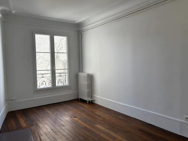 Location Appartement Rue Armand Carrel, Paris