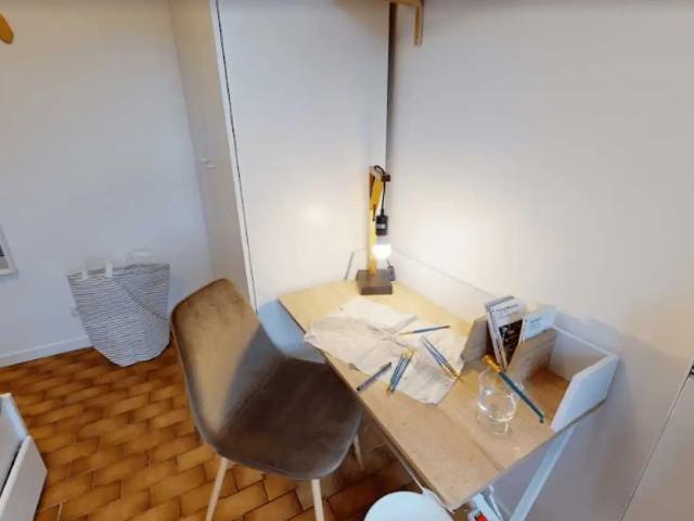 Location Appartement Rue Armand Carrel, Paris