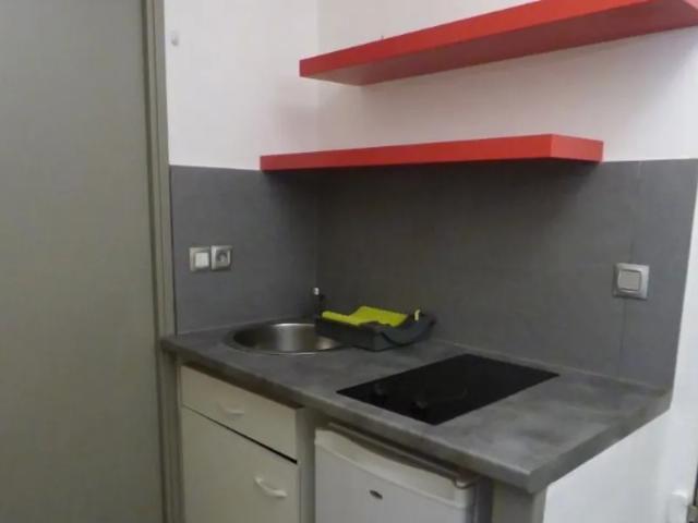 Location Appartement Rue Armand Coussens, Nîmes
