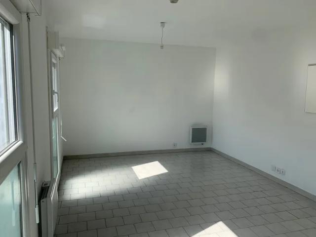 Location Appartement Rue Arnavielle, Nîmes