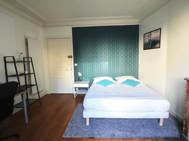 Location Appartement Rue Auguste Maquet, Paris