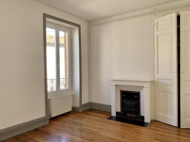 Location Appartement Rue Auguste Micon, Roanne