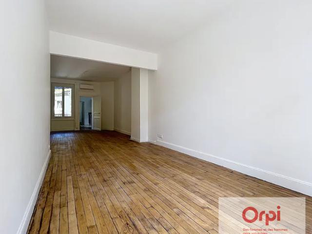 Location Appartement Rue Boisrot Desserviers, Néris les Bains