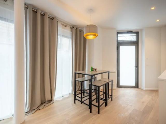 Location Appartement Rue Bausset, Paris