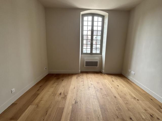 Location Appartement Rue Bauzonnet, Dole