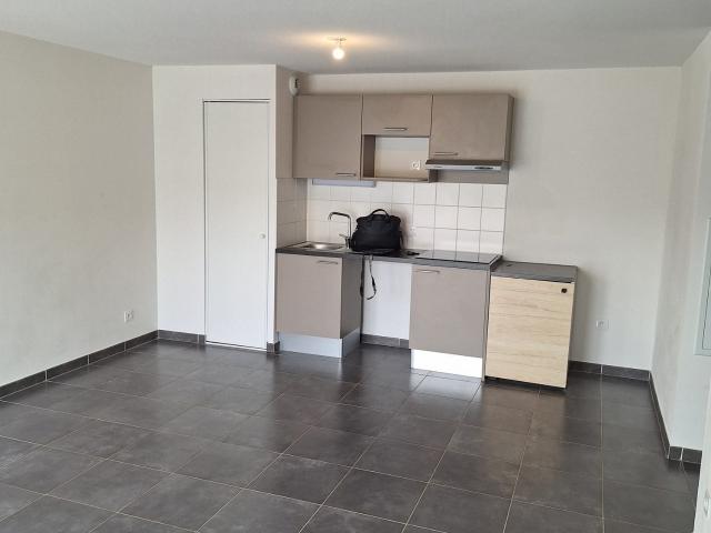 Location Appartement Rue Balzac, Carpentras