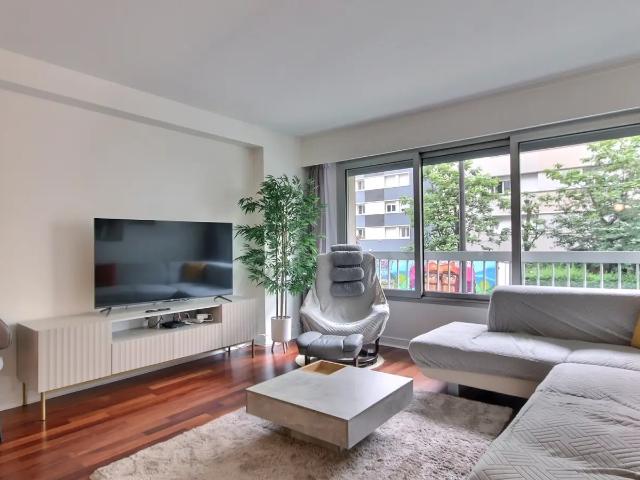 Location Appartement Rue Beccaria, Paris