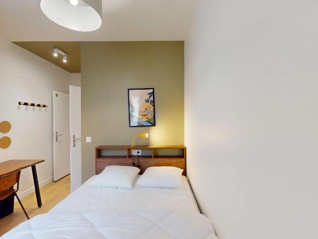 Location Appartement Rue Belliard, Paris