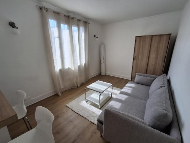 Location Appartement Rue Belliard, Paris
