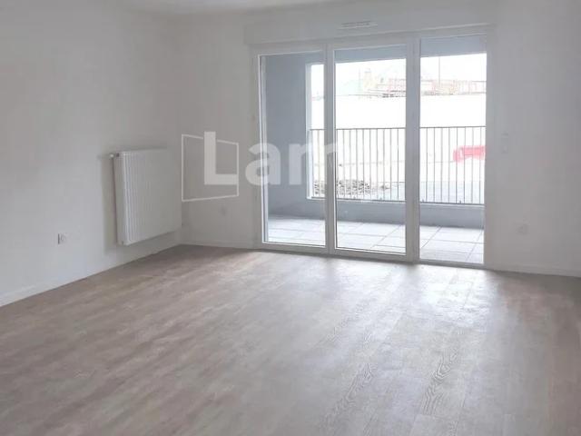 Location Appartement Rue Berty Albrecht, Saint Jean de la Ruelle